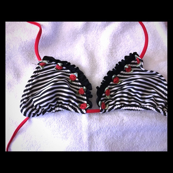 Bikini - Picture 2 of 4